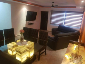 Lujoso Departamento en Zona Dorada de Acapulco